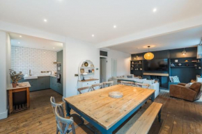 The Old Tearoom At Ty Llywelyn By Birch Stays